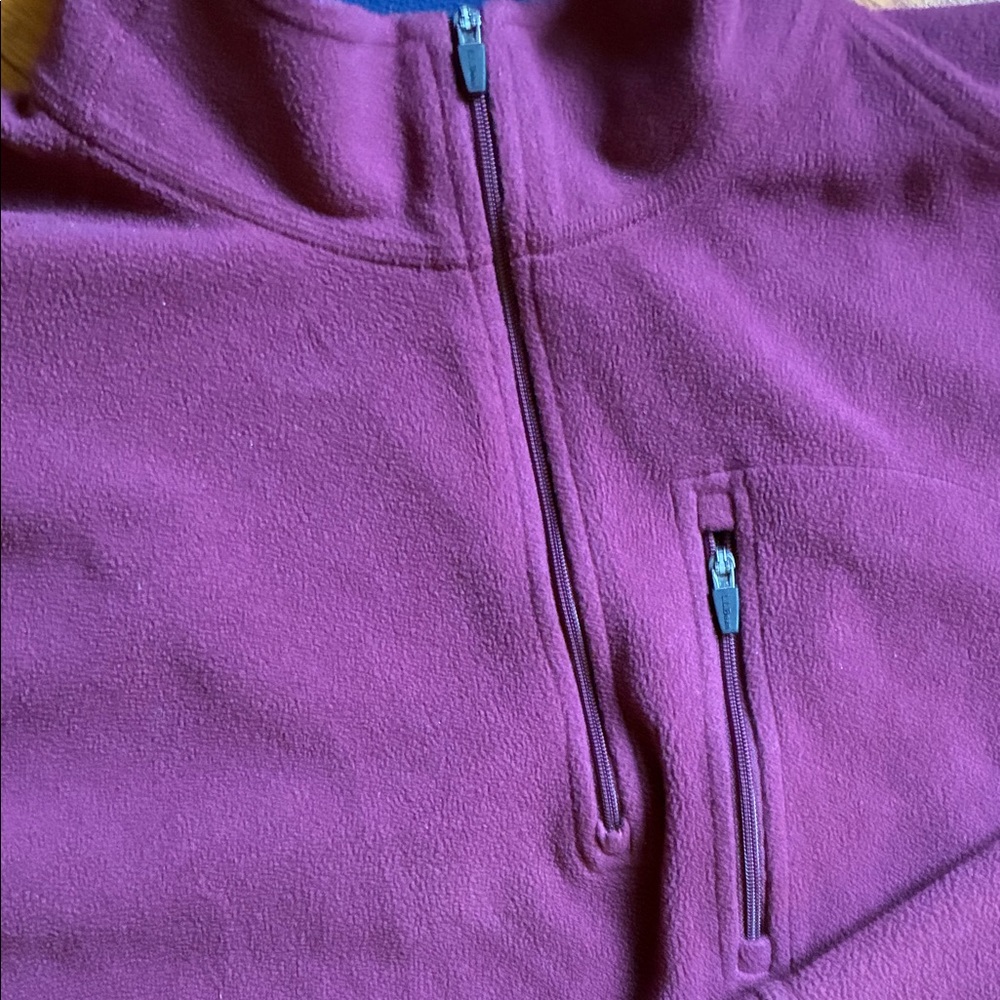 L.L. Bean Men's cranberry quarter zip fleece - Picture 4 of 8